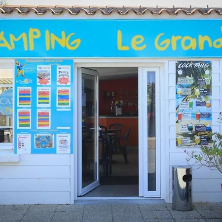 Mobil-home Avec Terrasse - 2 Chambres, 4 Personnes - Api-1-52-1472