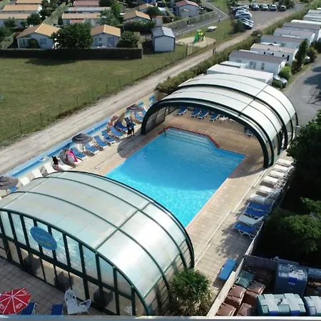Mobil-home Avec Terrasse - 2 Chambres, 4 Personnes - Api-1-52-1472 Camping *